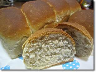 わらび粉入り・そば粉パン写真